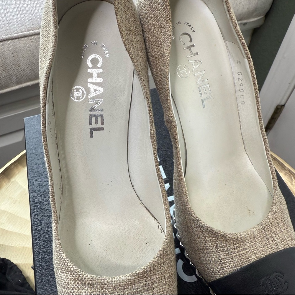 CHANEL Beige and Black Heels - Picture 12 of 13